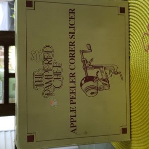 Pampered chef Apple peeler cover slicer